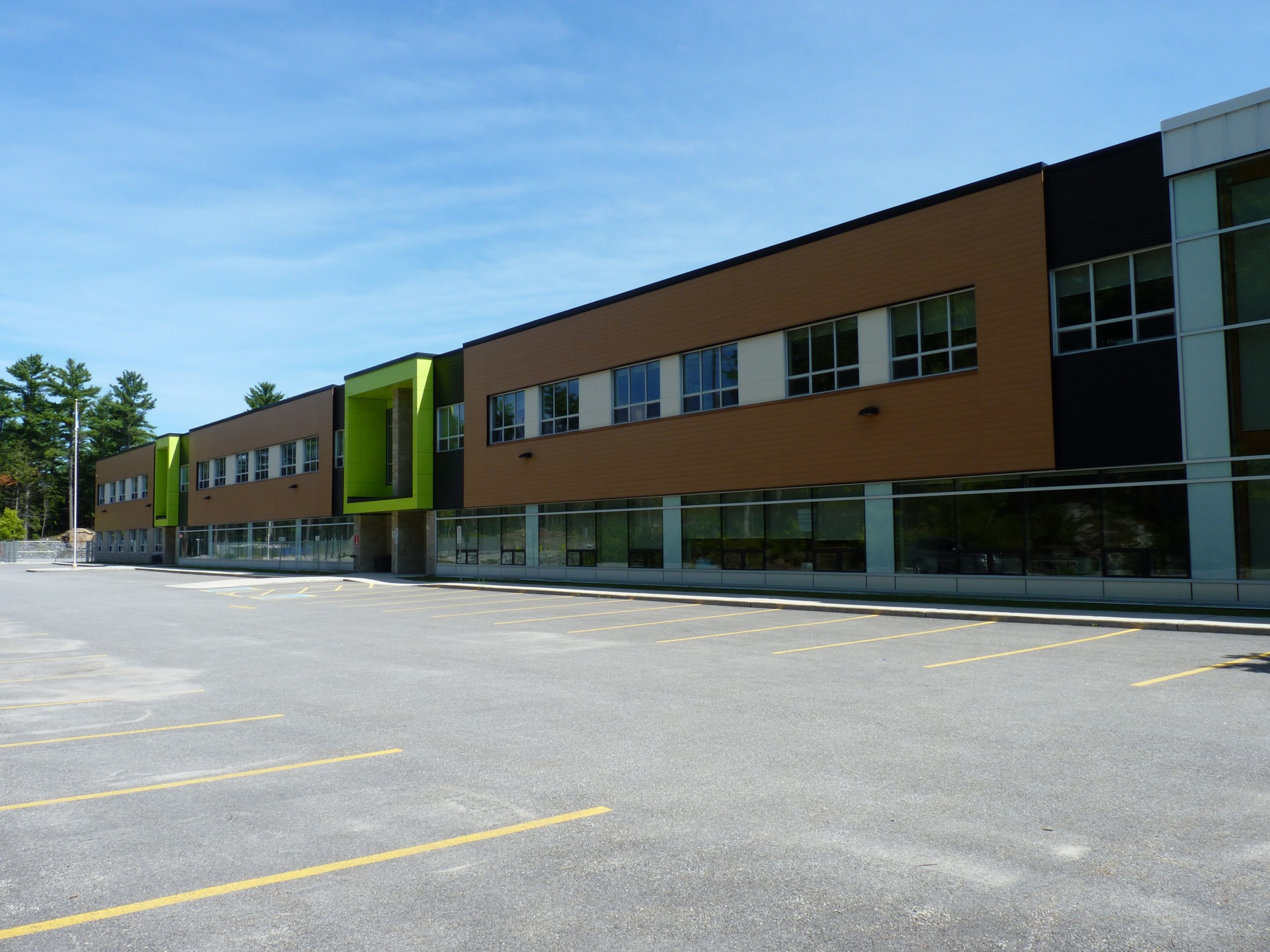 Secteurs d’activités École primaire, ValdesMonts